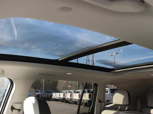 Used 2025 GMC Acadia Denali w/ Super Cruise Package image 35