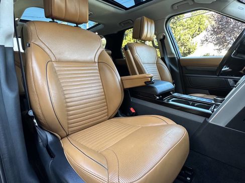 Used 2017 Land Rover Discovery HSE Luxury image 22