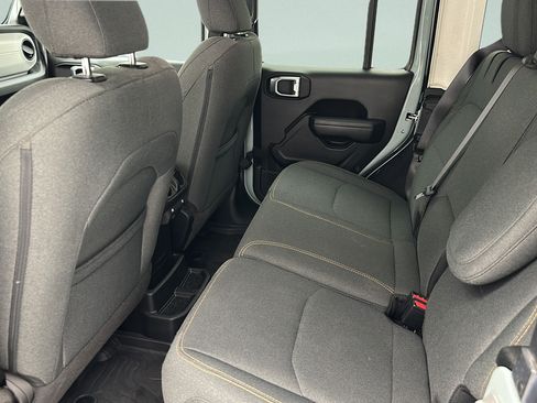 Used 2024 Jeep Wrangler Unlimited w/ Convenience Group AWD/4WD image 9
