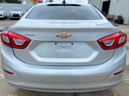 Used 2017 Chevrolet Cruze LS FWD image 4