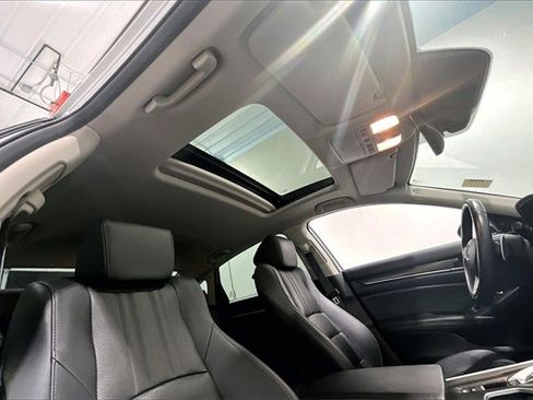 Used 2019 Honda Accord Touring image 28