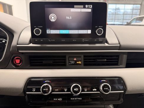 Used 2024 Honda Pilot LX image 29