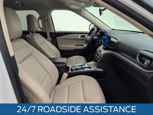 Used 2021 Ford Explorer XLT w/ Equipment Group 202A RWD image 14