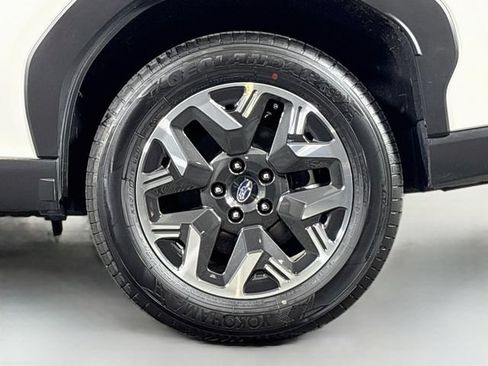 Certified 2025 Subaru Forester Premium AWD/4WD image 34