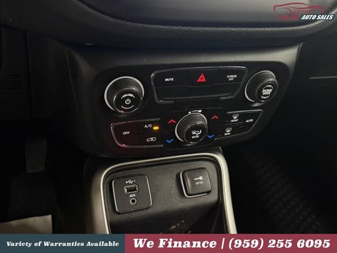 Used 2021 Jeep Compass Latitude w/ Convenience Group FWD image 18