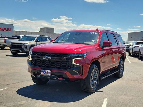 Used 2024 Chevrolet Tahoe Z71 w/ Luxury Package AWD/4WD image 2