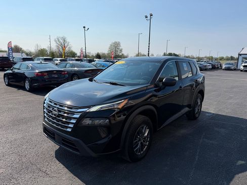 Used 2024 Nissan Rogue S image 9