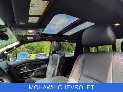 Used 2021 Nissan Titan PRO-4X w/ Pro-4x Convenience Package AWD/4WD image 19