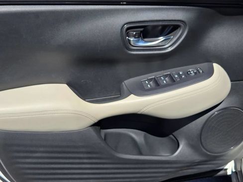 Used 2023 Honda HR-V LX image 15
