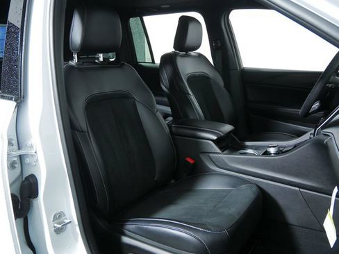 Used 2024 Jeep Grand Cherokee Altitude AWD/4WD image 12