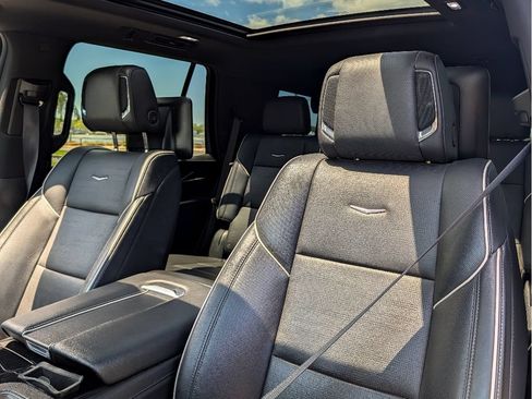 Used 2023 Cadillac Escalade Sport AWD/4WD image 36