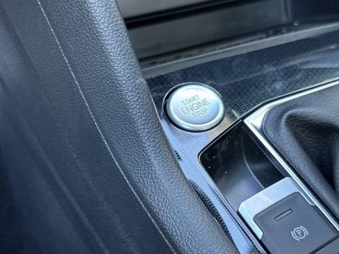 New 2026 Volkswagen Taos SE FWD image 21