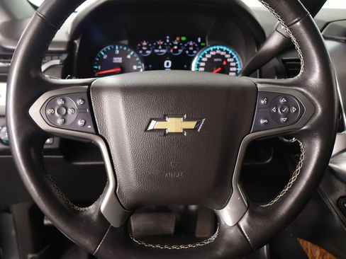 Used 2019 Chevrolet Suburban Premier w/ Premier Plus Edition image 3
