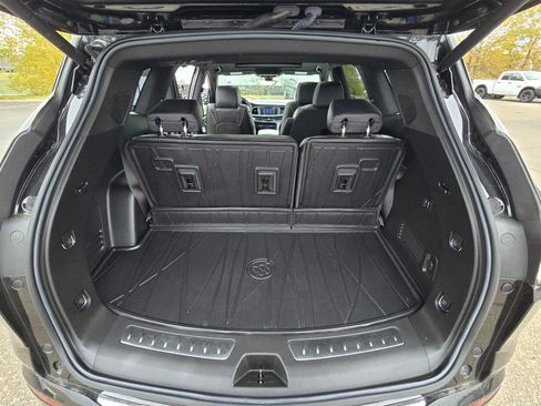 Used 2023 Buick Enclave Avenir w/ Avenir Technology Package image 18