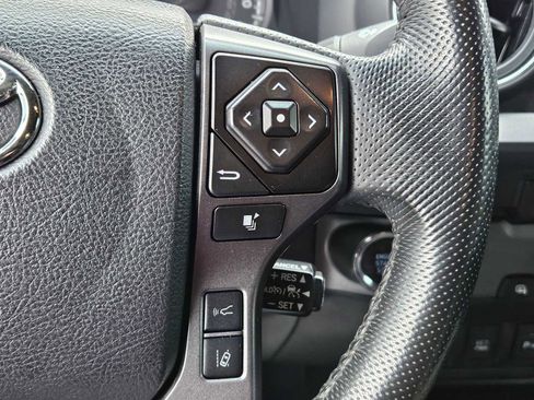 Used 2022 Toyota Tacoma TRD Sport image 24