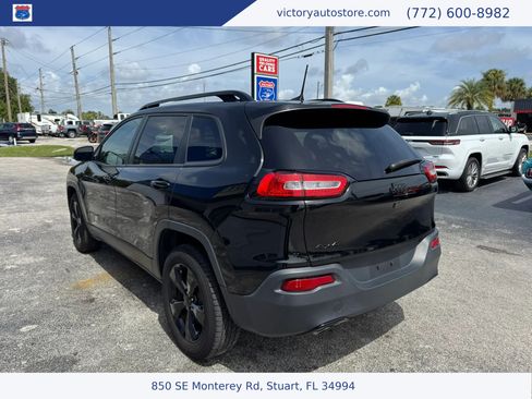 Used 2018 Jeep Cherokee Latitude w/ Altitude Package AWD/4WD image 7