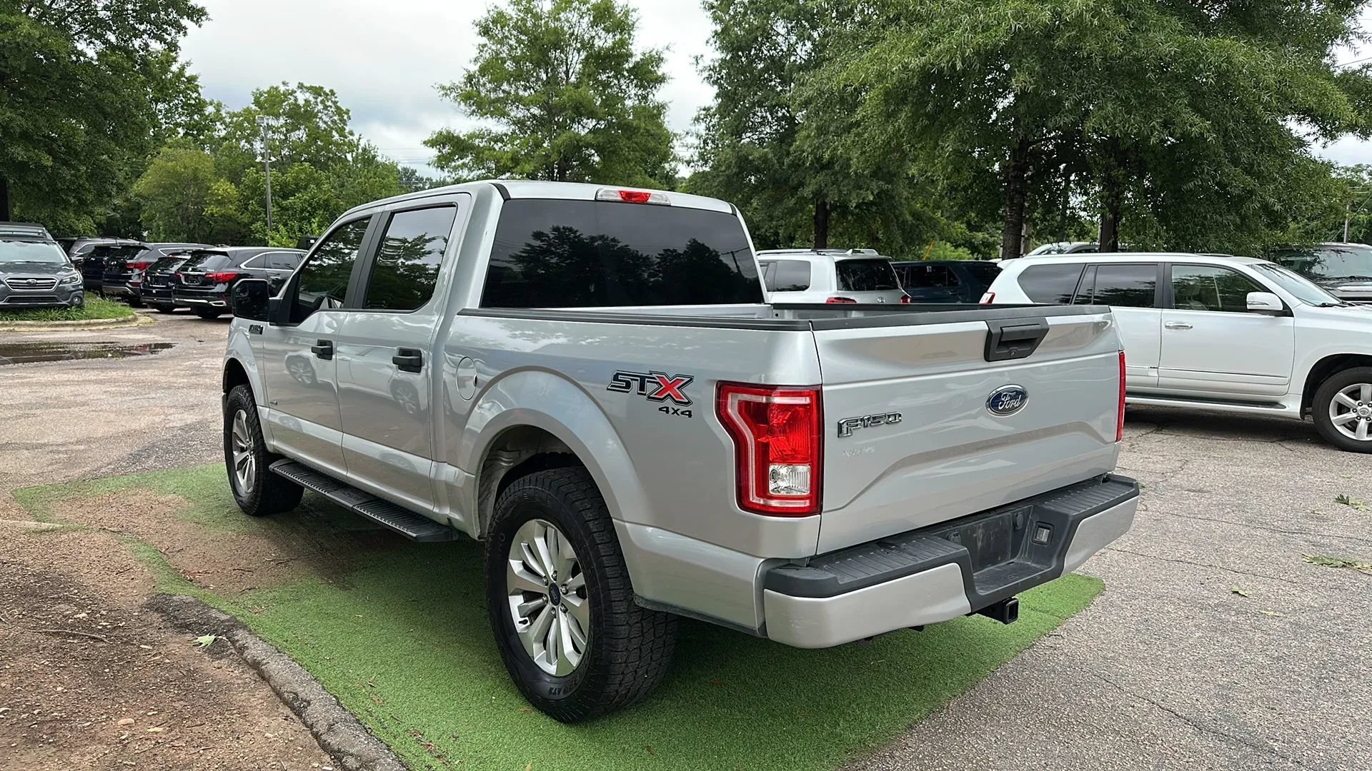 Used 2017 Ford F150 XL w/ Equipment Group 101A Mid AWD/4WD image 4