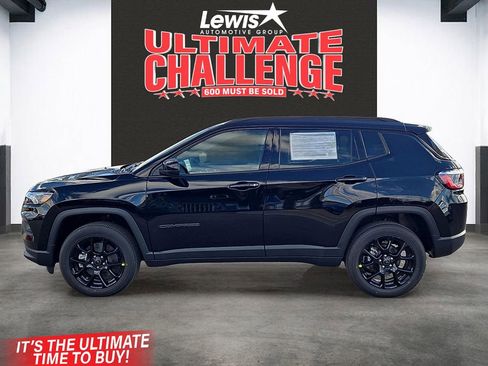 New 2026 Jeep Compass Latitude image 2