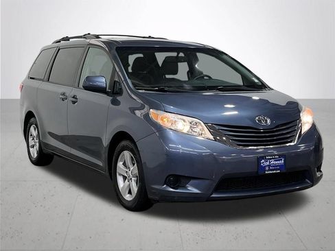 Used 2015 Toyota Sienna LE FWD image 8