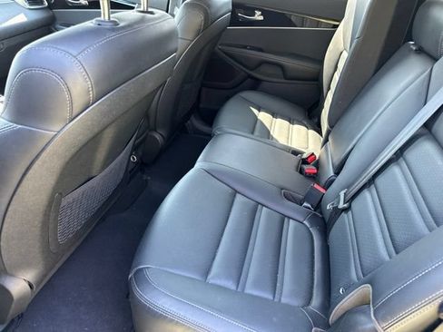Used 2020 Kia Sorento EX AWD/4WD image 23