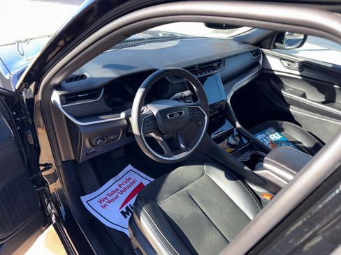 Used 2024 Jeep Grand Cherokee L Laredo image 14