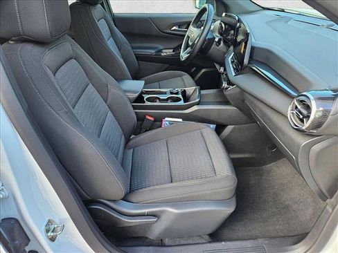 Used 2026 Chevrolet Equinox LT AWD/4WD image 21