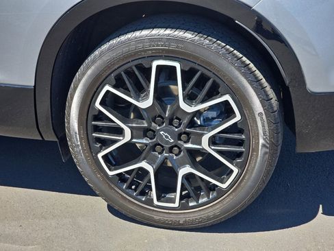 Certified 2023 Chevrolet Blazer RS w/ Driver Confidence II Package image 11