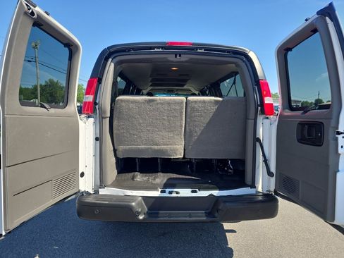 Used 2023 GMC Savana 3500 LS RWD image 9