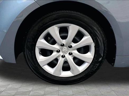 Used 2022 Toyota Corolla LE w/ Carpet Mat Package (TMS) FWD image 10