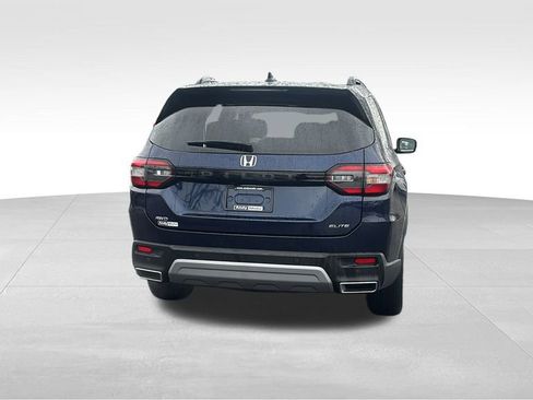 Used 2023 Honda Pilot Elite image 6