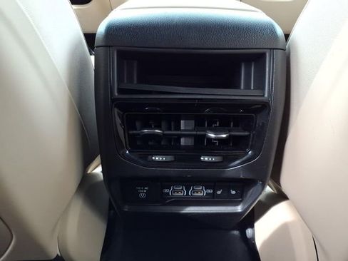 Certified 2023 Jeep Grand Cherokee Limited w/ Luxury Tech Group II image 16