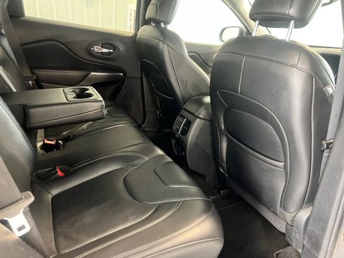 Used 2020 Jeep Cherokee Limited AWD/4WD image 23