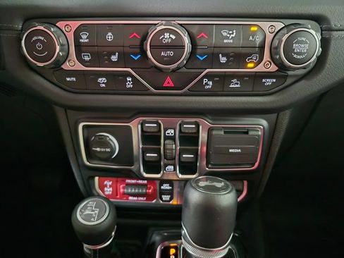 Used 2024 Jeep Wrangler Unlimited Rubicon 392 AWD/4WD image 26