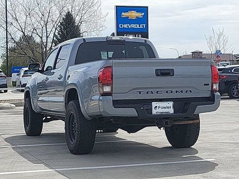 Used 2019 Toyota Tacoma TRD Sport image 6