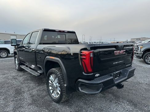 Used 2024 GMC Sierra 2500 Denali image 9
