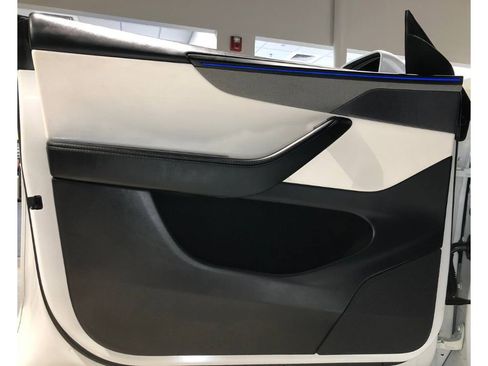 Used 2026 Tesla Model Y Long Range image 17