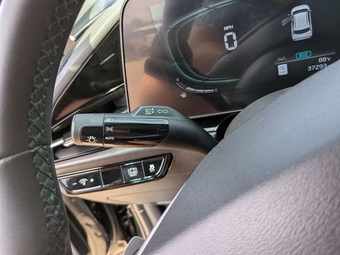 Certified 2024 Kia Niro EX FWD image 31