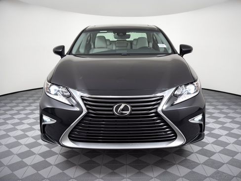 Used 2017 Lexus ES 350 w/ Premium Package FWD image 6