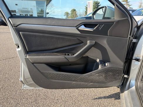 Certified 2023 Volkswagen Jetta SE FWD image 11