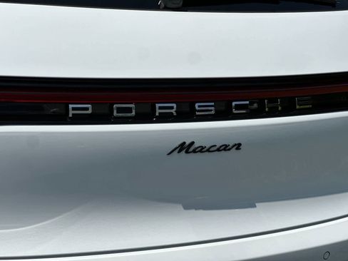 Certified 2026 Porsche Macan AWD/4WD image 32