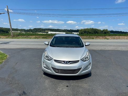 Used 2015 Hyundai Elantra Limited image 4