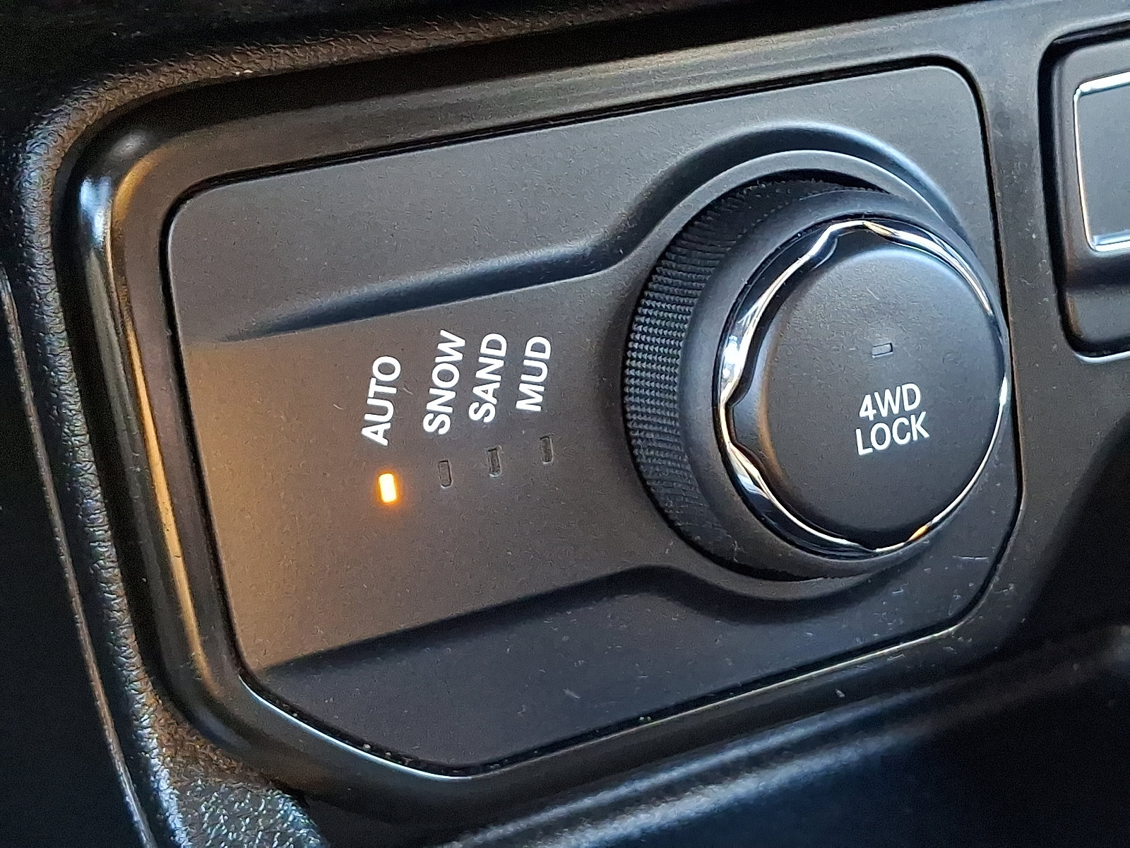Certified 2023 Jeep Renegade Latitude AWD/4WD image 24