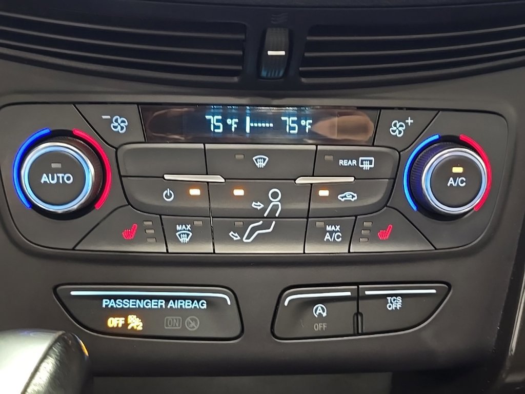 Used 2017 Ford Escape Titanium AWD/4WD image 22