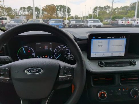 Certified 2024 Ford Maverick XLT FWD image 19