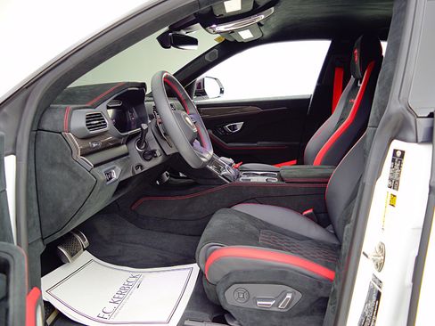 Used 2024 Lamborghini Urus Performante image 41