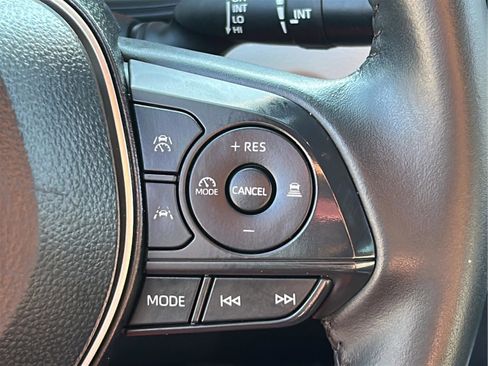 Certified 2025 Toyota Corolla SE FWD image 18