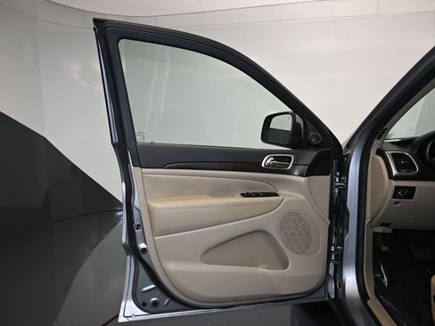 Used 2014 Jeep Grand Cherokee Laredo w/ Quick Order Package 23E image 11