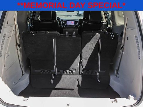Used 2023 Chrysler Pacifica Limited FWD image 26