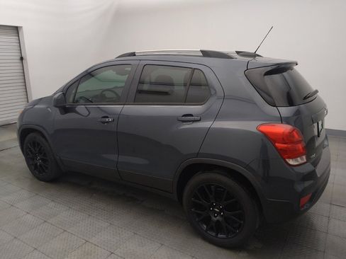 Used 2021 Chevrolet Trax LT w/ Sport Edition FWD image 3
