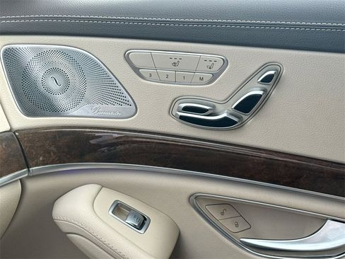 Used 2016 Mercedes-Benz S 550 Sedan image 31